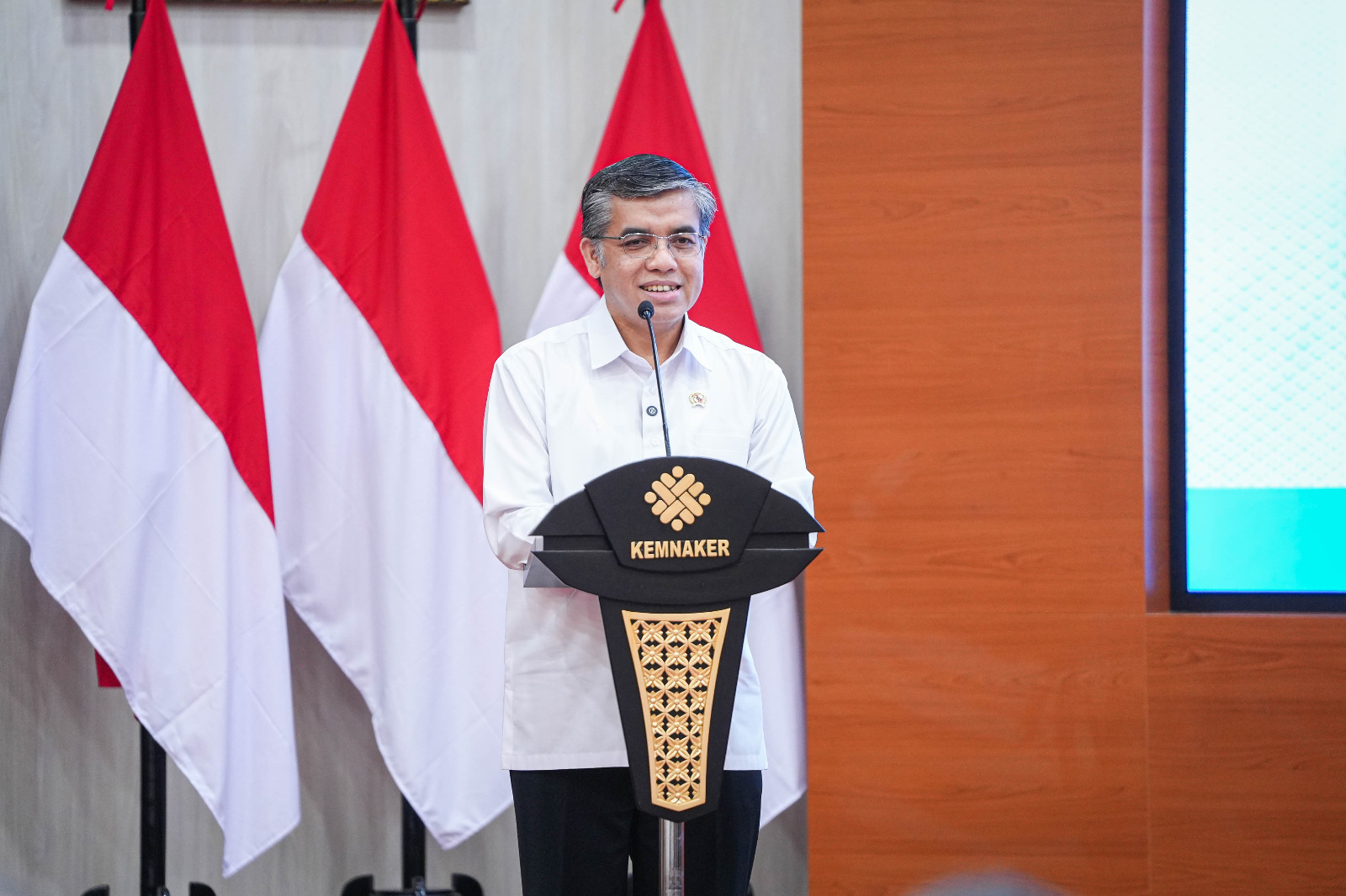 Menaker Pastikan Hak Jaminan Sosial Korban Kecelakaan KA Bekasi Terpenuhi